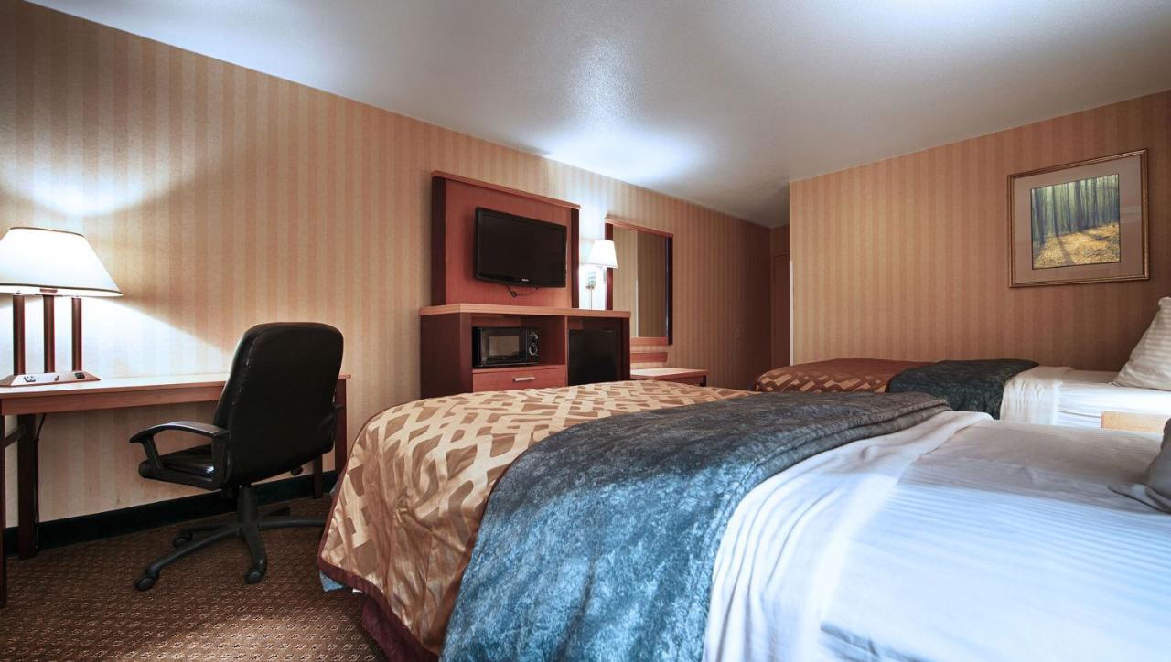 Magnuson Grand Columbus North Hotel Exterior photo