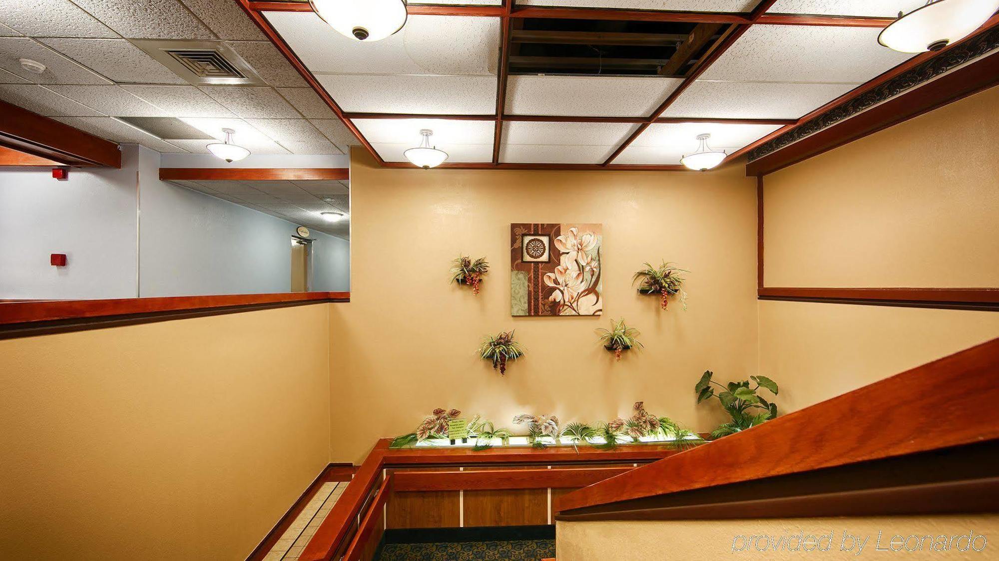Magnuson Grand Columbus North Hotel Exterior photo